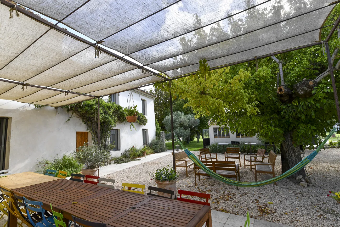 piscine-chambres-mas-du-grialou-location-maison-famille-nombreuse-domaine-vaucluse-carpentras-mont-ventoux-dentelles-provence-50