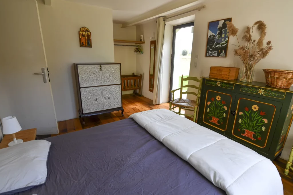 piscine-chambres-mas-du-grialou-location-maison-famille-nombreuse-domaine-vaucluse-carpentras-mont-ventoux-dentelles-provence-58