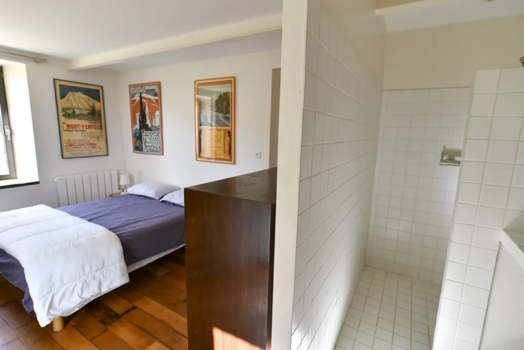 piscine-chambres-mas-du-grialou-location-maison-famille-nombreuse-domaine-vaucluse-carpentras-mont-ventoux-dentelles-provence-59