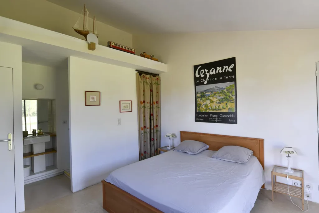 piscine-chambres-mas-du-grialou-location-maison-famille-nombreuse-domaine-vaucluse-carpentras-mont-ventoux-dentelles-provence-75