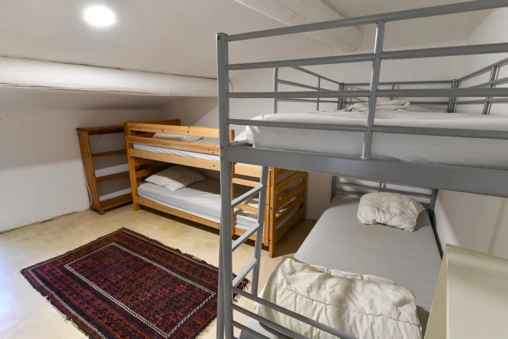 piscine-chambres-mas-du-grialou-location-maison-famille-nombreuse-domaine-vaucluse-carpentras-mont-ventoux-dentelles-provence-80