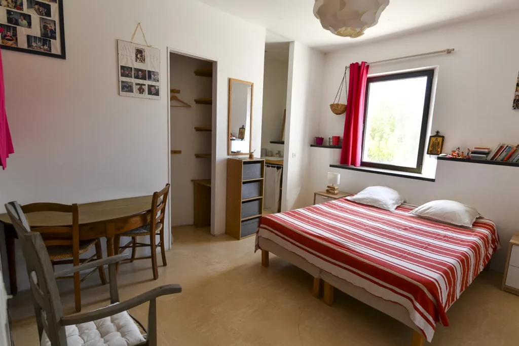 piscine-chambres-mas-du-grialou-location-maison-famille-nombreuse-domaine-vaucluse-carpentras-mont-ventoux-dentelles-provence-97